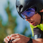 Come usare gli occhiali Oakley Meta AI nello sport per migliorare performance e sicurezza